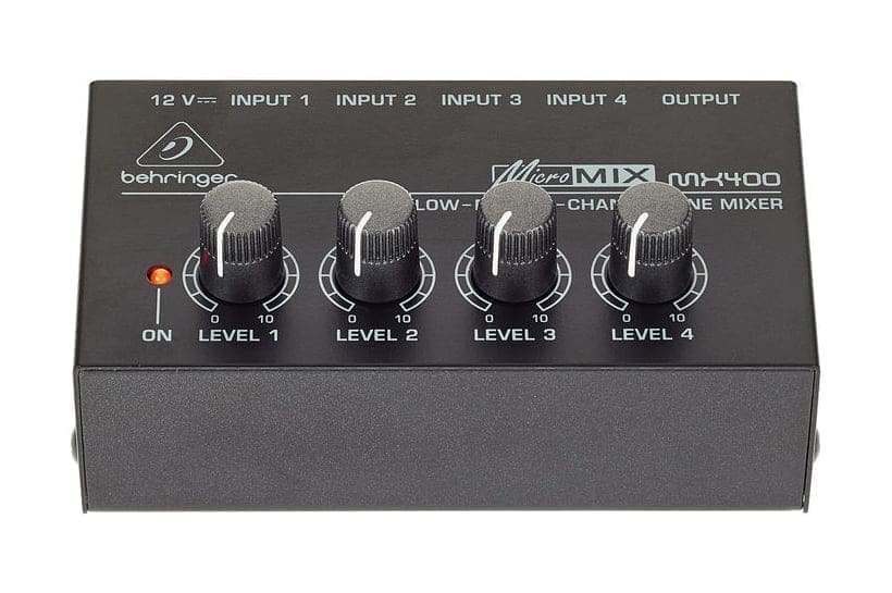 Микшерный пульт Behringer MX400