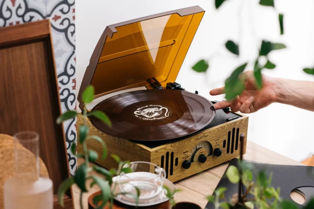Виниловый проигрыватель Lenco Classic Phono TT-41OK