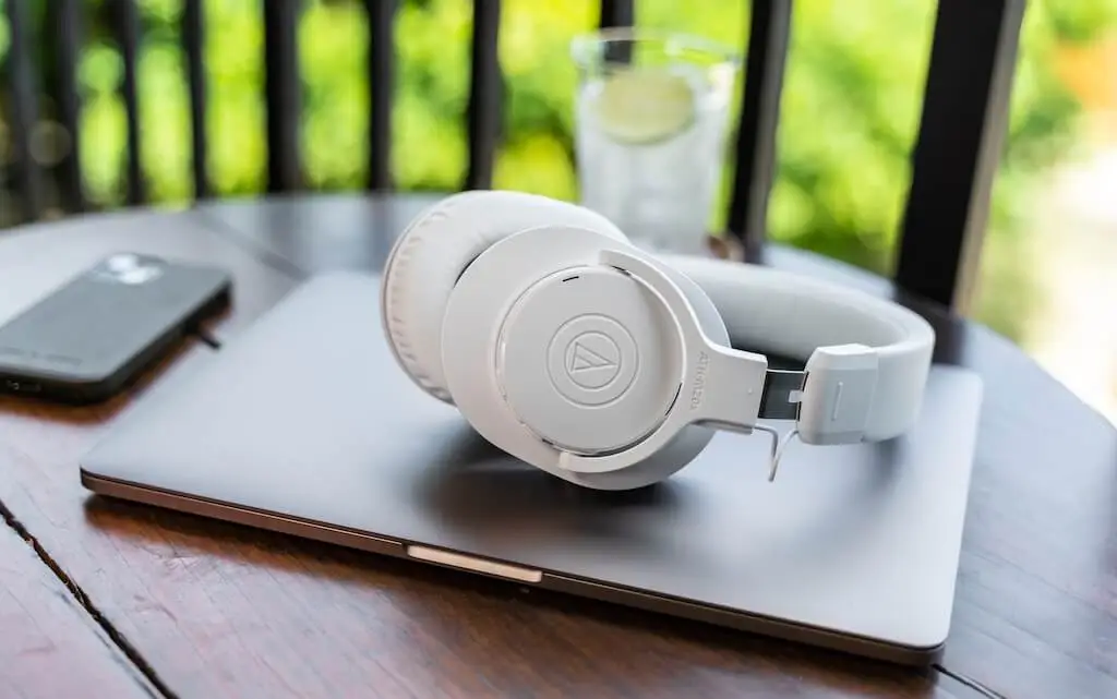 Наушники Audio-Technica ATH-M20xBT White