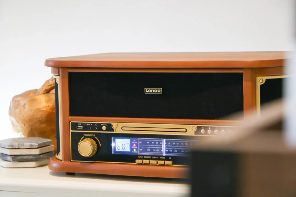 Музыкальный центр Lenco Classic Phono TCD-2551WD