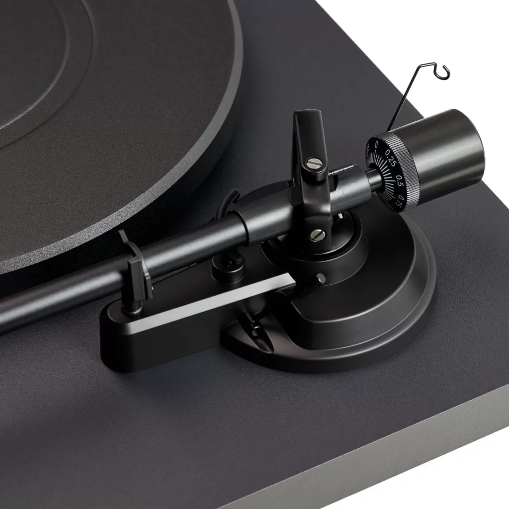 Проигрыватель винила Radiotehnika LP002D Black