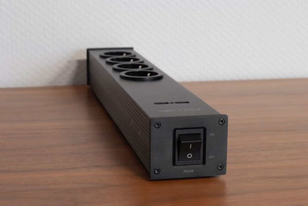 Сетевой фильтр TAGA Harmony PF-400USB Black