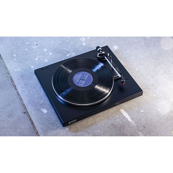 Проигрыватель винила REKKORD Audio F400 Satin Black (2M Red)
