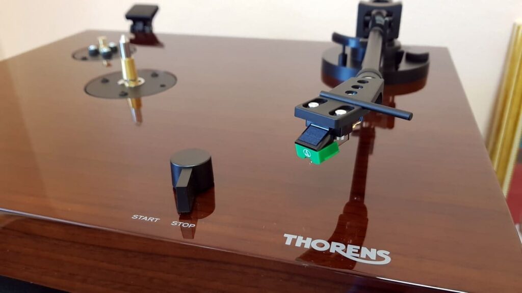 Проигрыватель винила Thorens TD-202 (TP71, AT95E) High Gloss Walnut