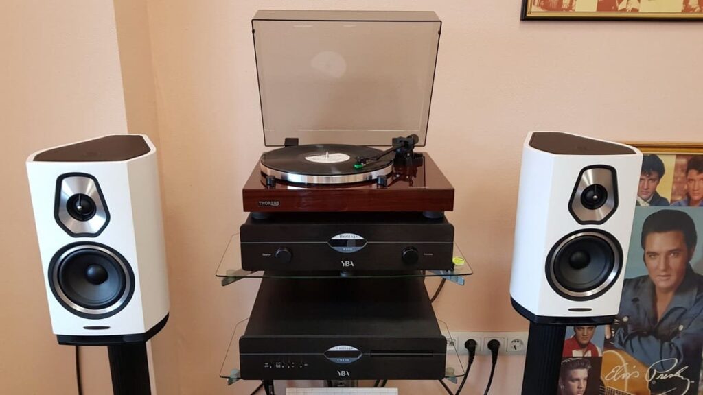 Проигрыватель винила Thorens TD-202 (TP71, AT95E) High Gloss Walnut