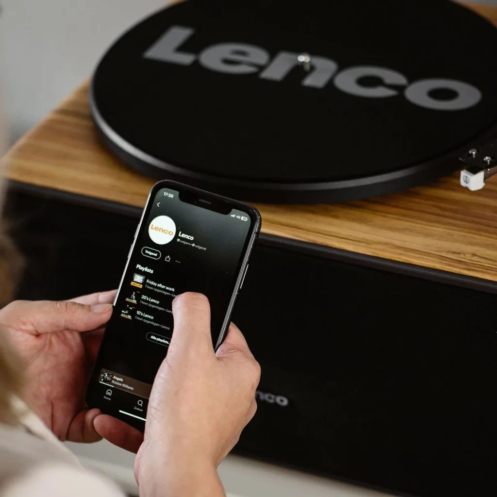 Виниловый проигрыватель Lenco LS-570OK