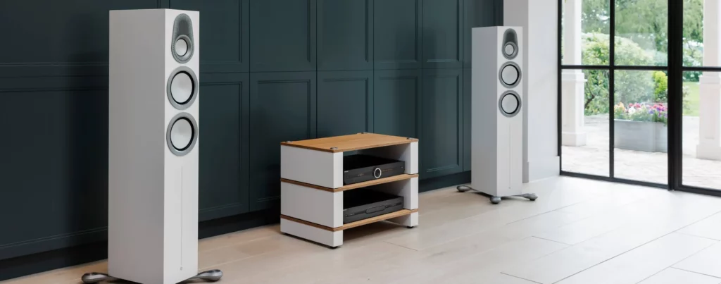 Напольная акустика Monitor Audio Gold 300 Satin White (6G)