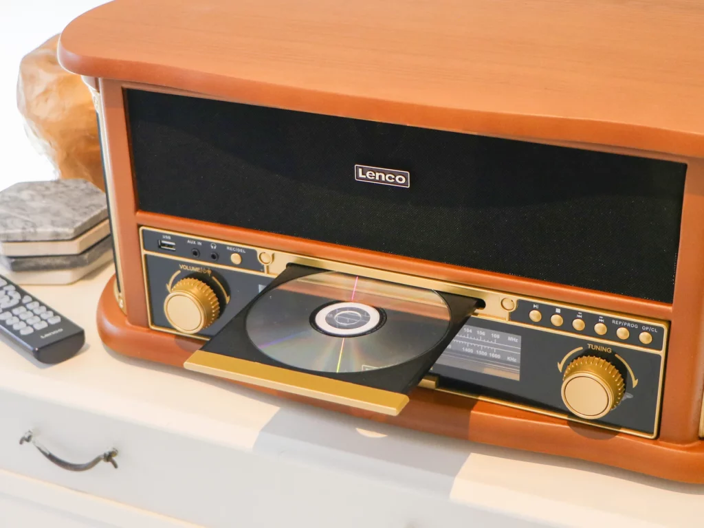 Музыкальный центр Lenco Classic Phono TCD-2551WD