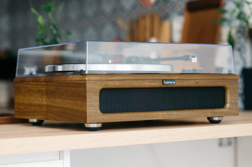 Виниловый проигрыватель Lenco LS-410WA
