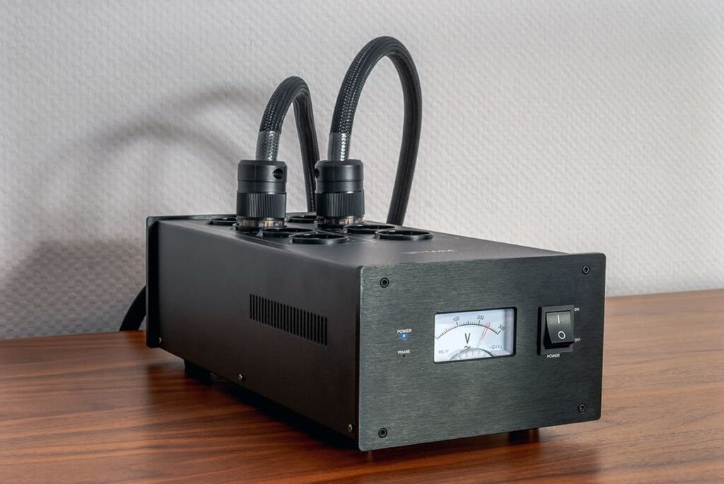Сетевой кондиционер Taga Harmony PC-5000 Black