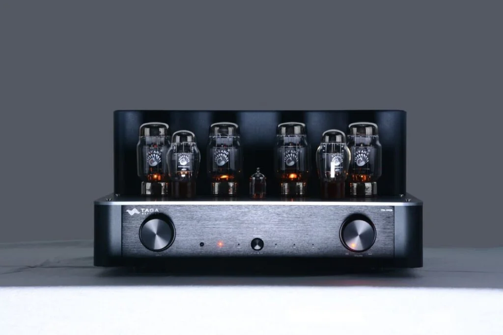 Усилитель TAGA Harmony TTA-1000B