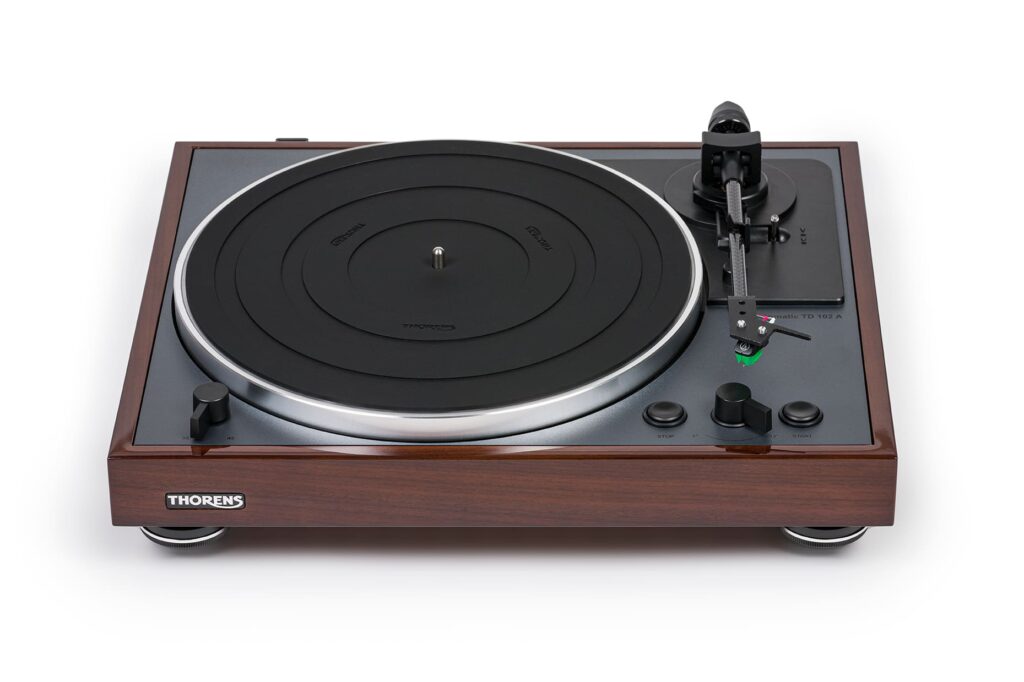 Проигрыватель винила Thorens TD 102 A Walnut