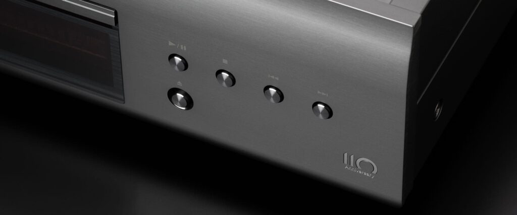 SACD-проигрыватель Denon DCD-A110 Silver Graphite