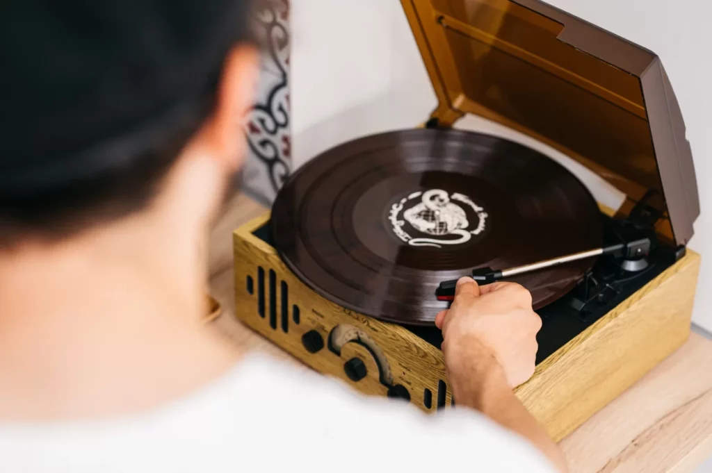 Виниловый проигрыватель Lenco Classic Phono TT-41OK