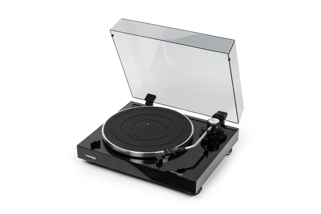 Проигрыватель винила Thorens TD 204 Black High Gloss