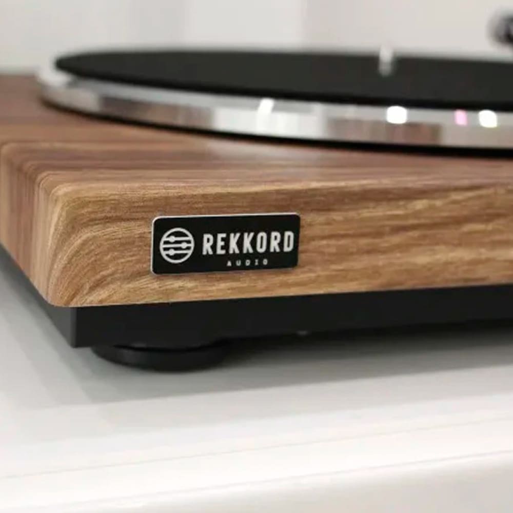 Проигрыватель винила REKKORD Audio F300 Stirling Oak Wood Veneer (AT91)