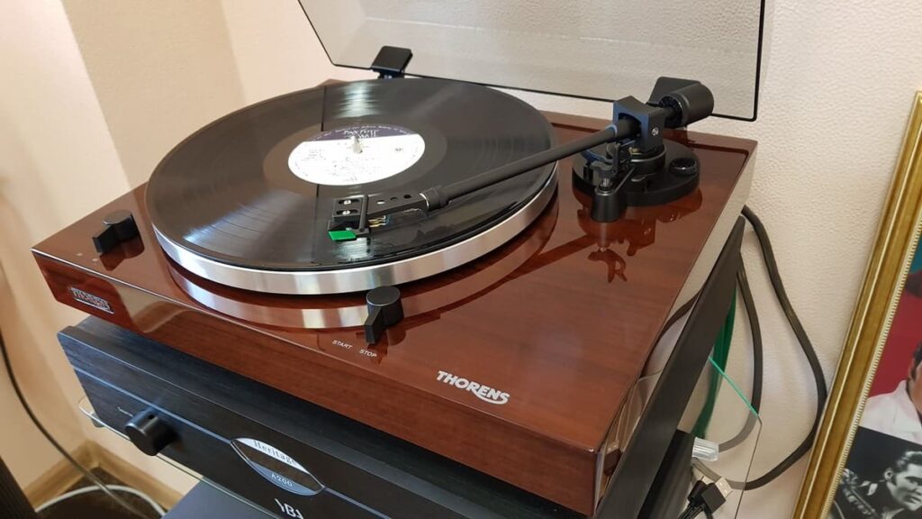 Проигрыватель винила Thorens TD-202 (TP71, AT95E) High Gloss Walnut