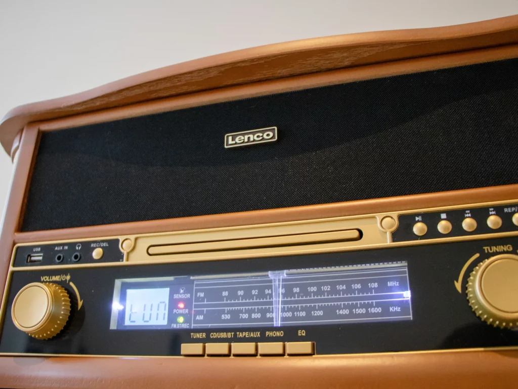 Музыкальный центр Lenco Classic Phono TCD-2551WD