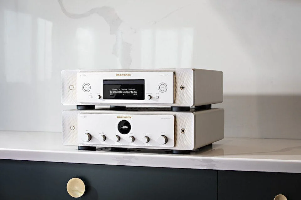 Интегральный усилитель Marantz Model 30 White/Silver/Gold