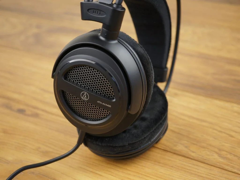 Наушники Audio-Technica ATH-AVA400