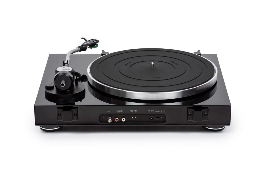 Проигрыватель винила Thorens TD 204 Black High Gloss