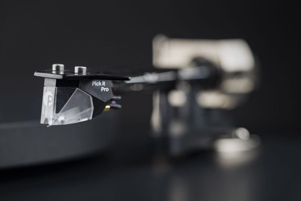 Проигрыватель винила Pro-Ject DEBUT PRO (Pick It PRO) Satin Black