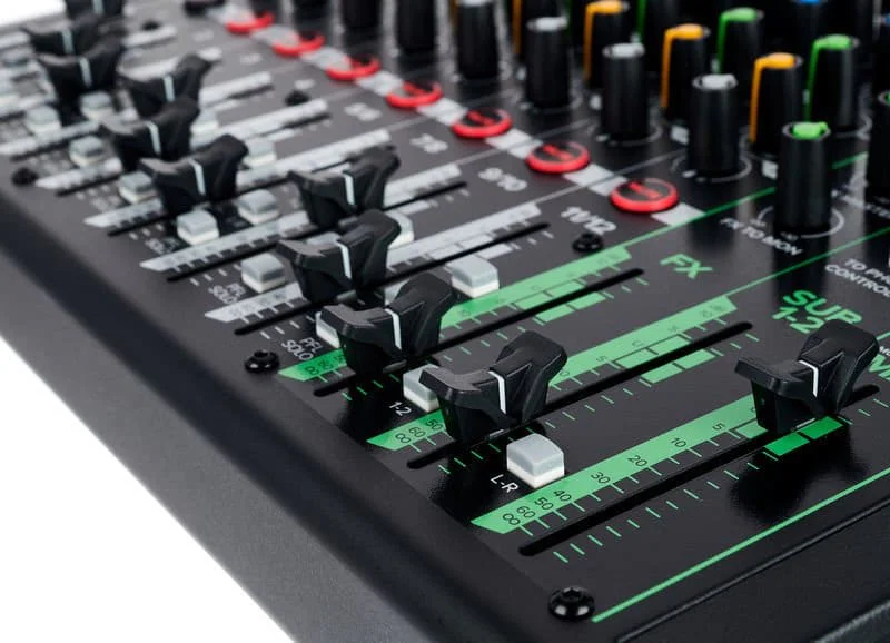 Микшер Mackie ProFX12v3