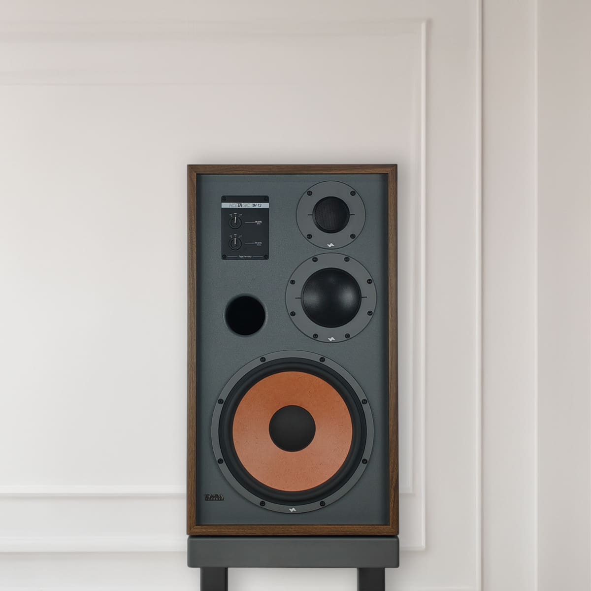 Акустическая система TAGA Harmony Nostalgic TH-12 Natural Walnut (Без стоек)