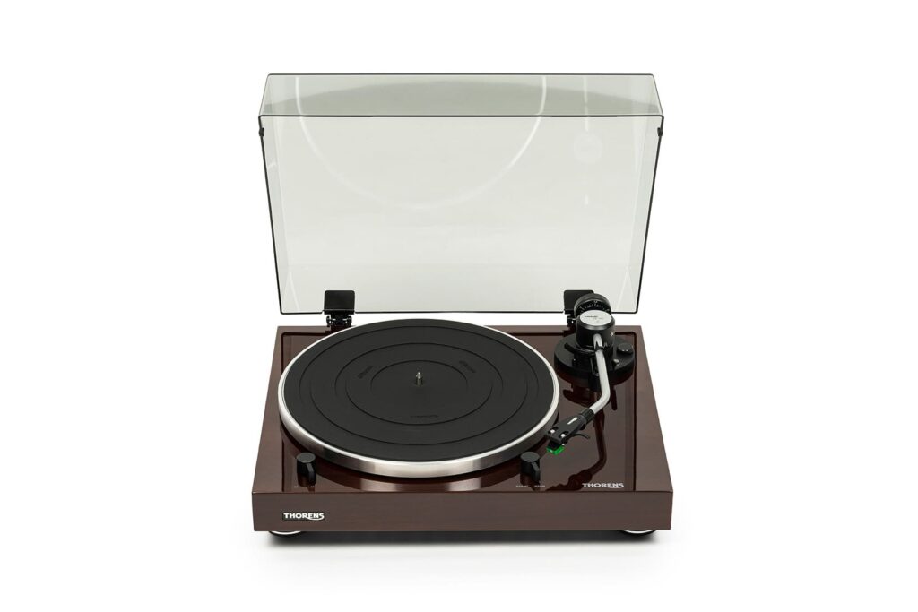 Проигрыватель винила Thorens TD 204 Walnut High Gloss