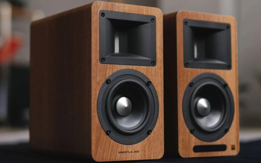 Полочная акустика AirPulse A80 Walnut