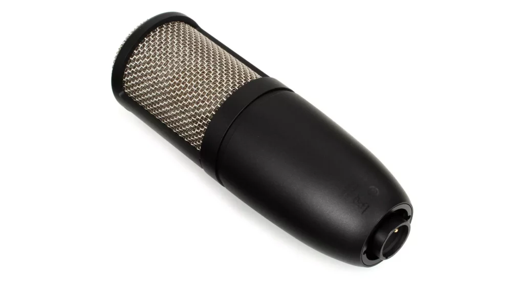 Микрофон AKG P220