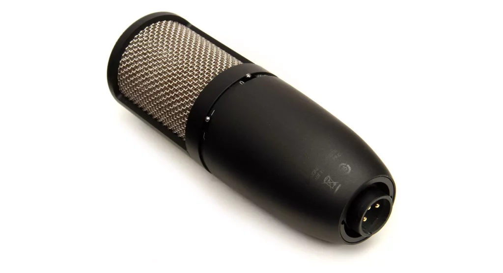 Микрофон AKG P420