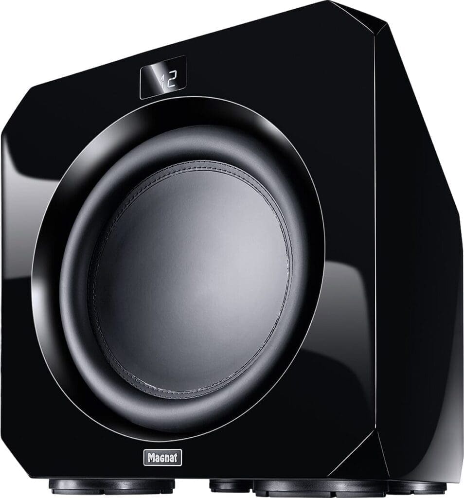 Активный сабвуфер Magnat Omega CS 12 black