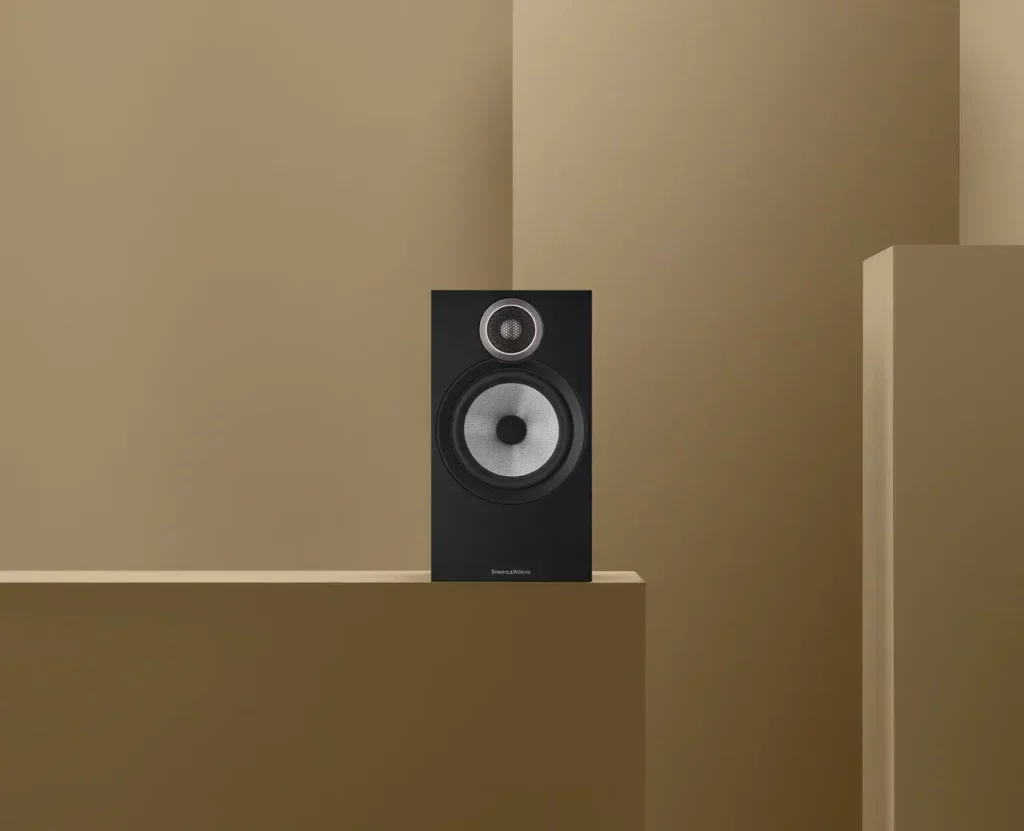 Полочная акустическая система Bowers & Wilkins 606 S3 Black