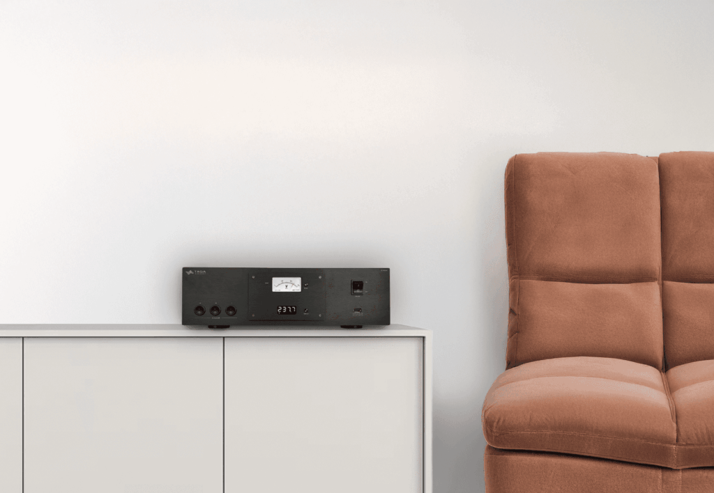 Сетевой кондиционер TAGA Harmony PC-9000DC Black