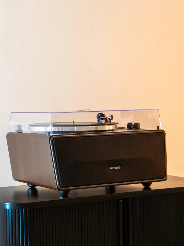 Виниловый проигрыватель Lenco LS-470WA