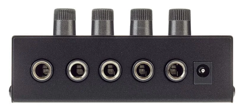 Микшерный пульт Behringer MX400