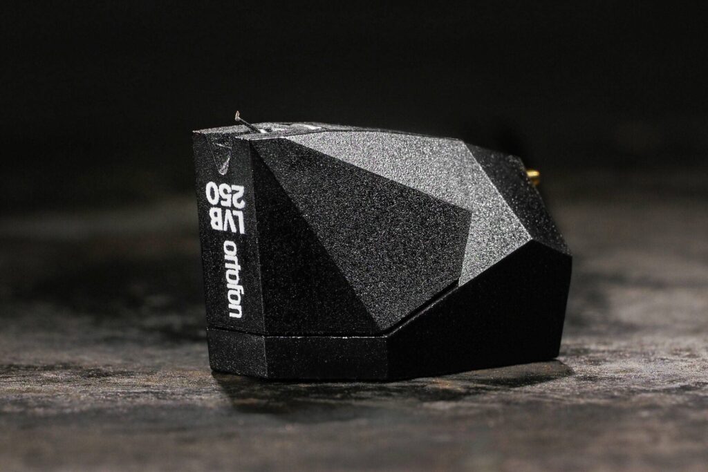 Звукосниматель Ortofon 2M Black LVB 250