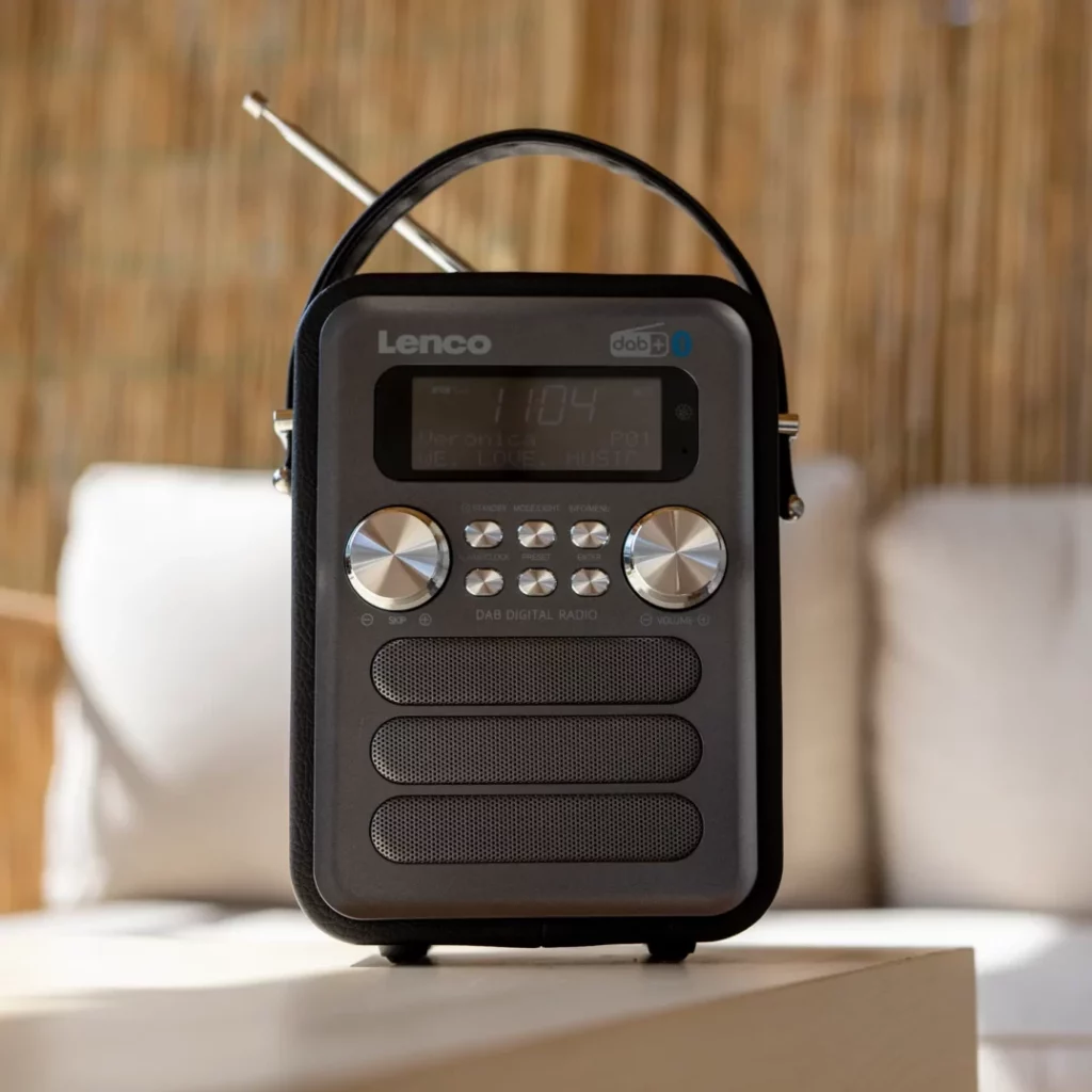 Портативное FM-радиo Lenco PDR-051BKSI