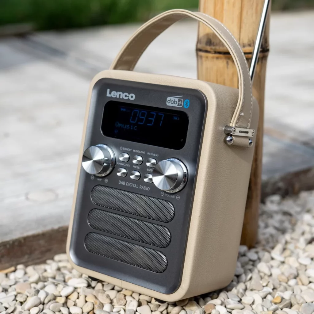 Портативное FM-радиo Lenco PDR-051TPSI