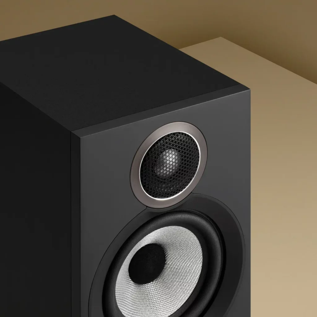 Полочная акустическая система Bowers & Wilkins 607 S3 Black