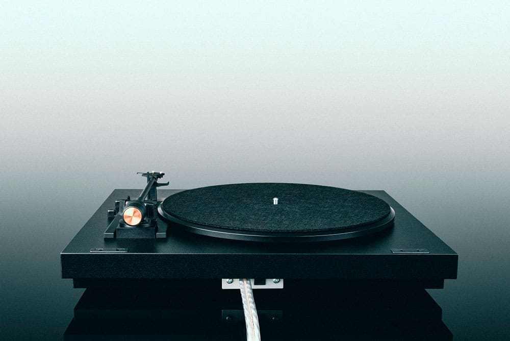 Проигрыватель винила Pro-Ject A1 (OM 10) Black