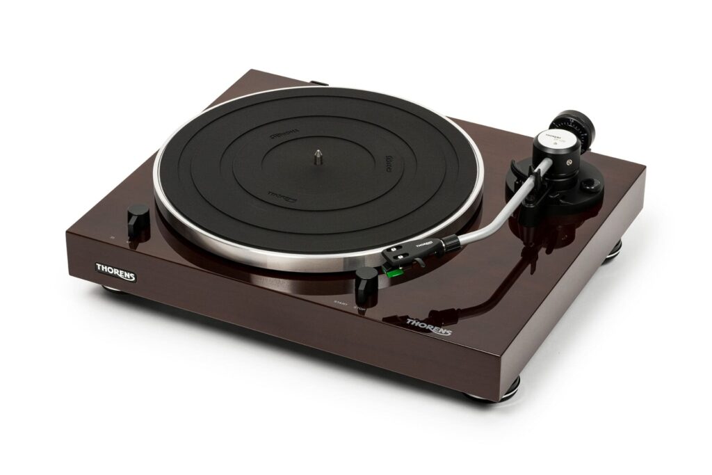 Проигрыватель винила Thorens TD 204 Walnut High Gloss