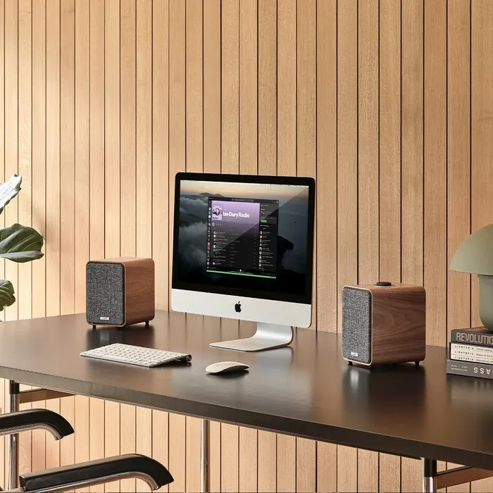 Активная акустическая система Ruark Audio MR1 MK3 RICH WALNUT