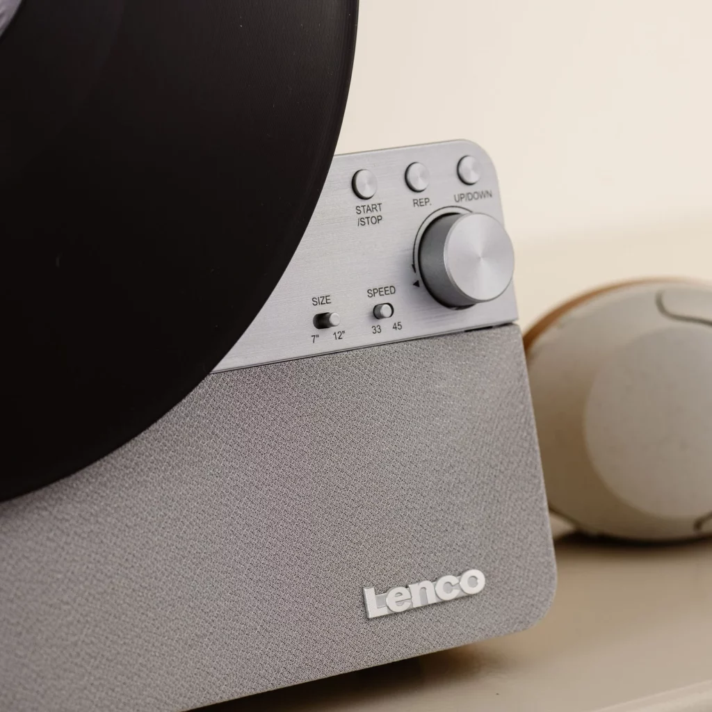 Вертикальный виниловый проигрыватель Lenco LSA-071SI