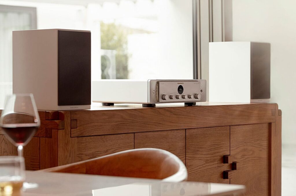 Интегральный стриминговый усилитель Marantz Model 40n Black
