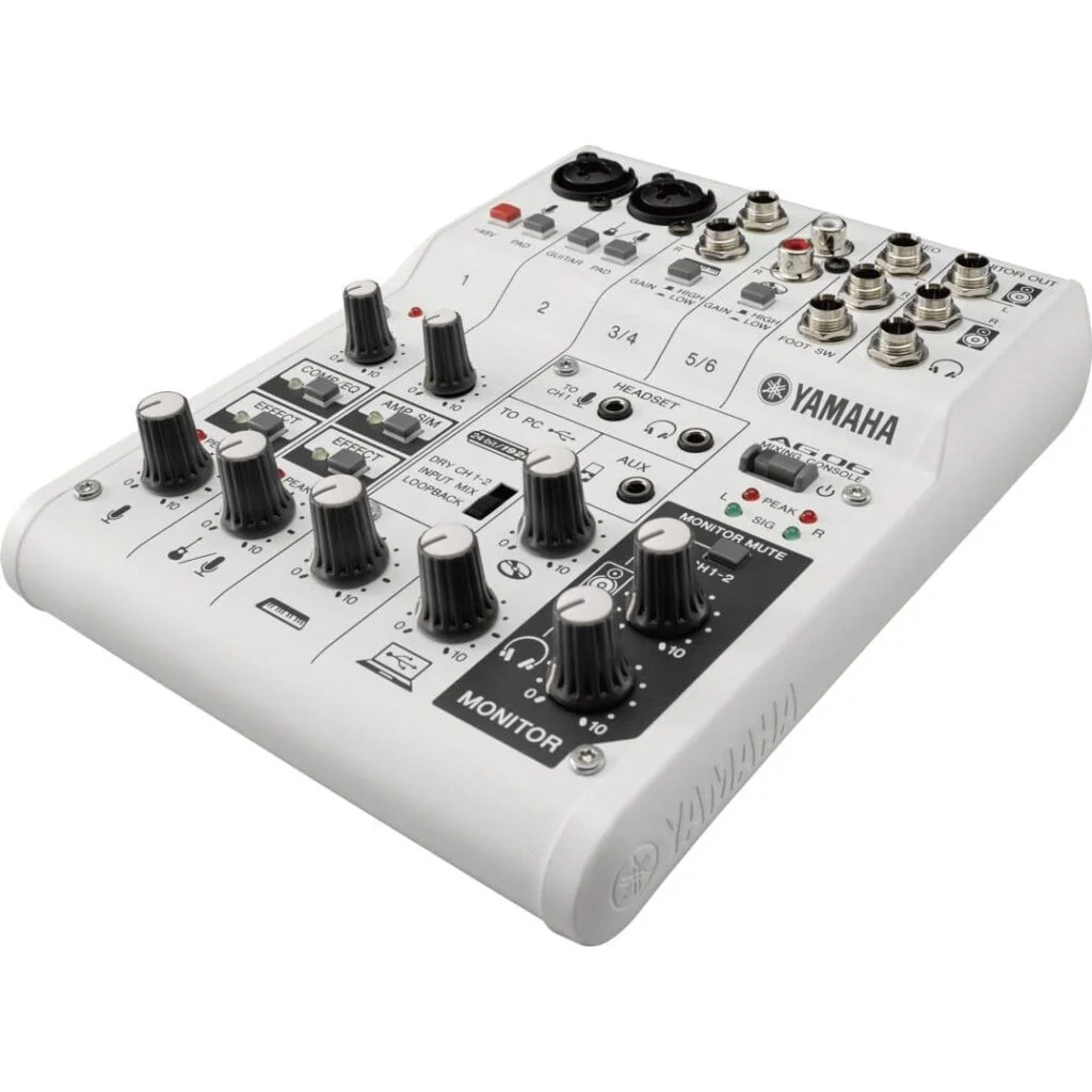 Микшерный пульт Yamaha AG06