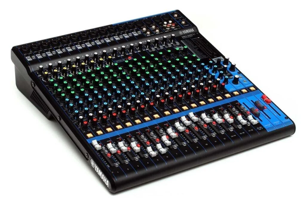 Микшерный пульт Yamaha MG20XU