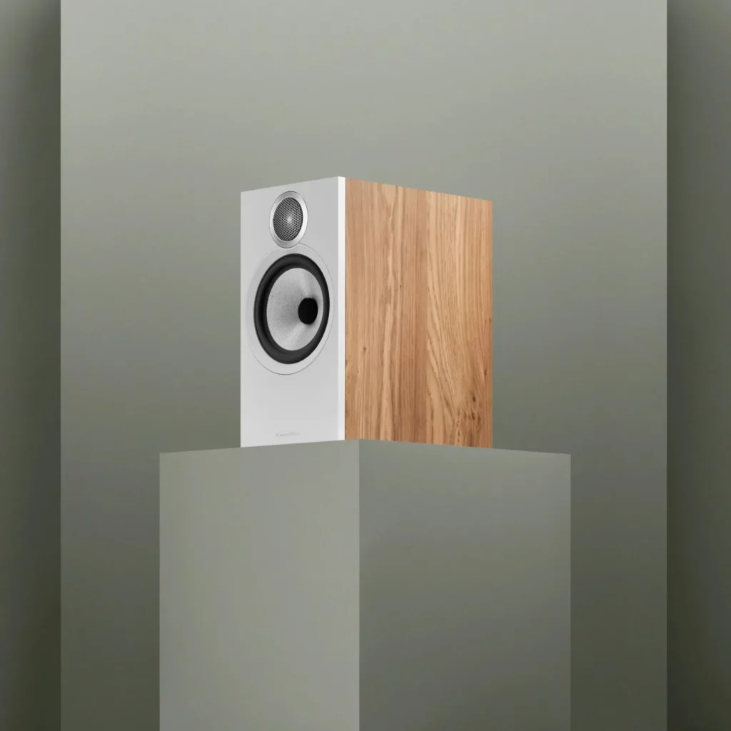 Полочная акустическая система Bowers & Wilkins 606 S3 Oak