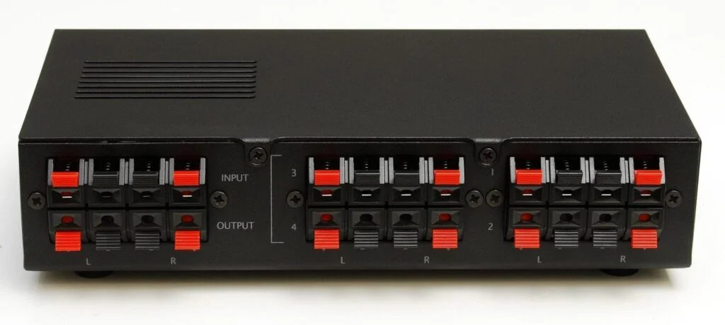 Переключатель АС (Speaker Selector) TAGA Harmony TS-4